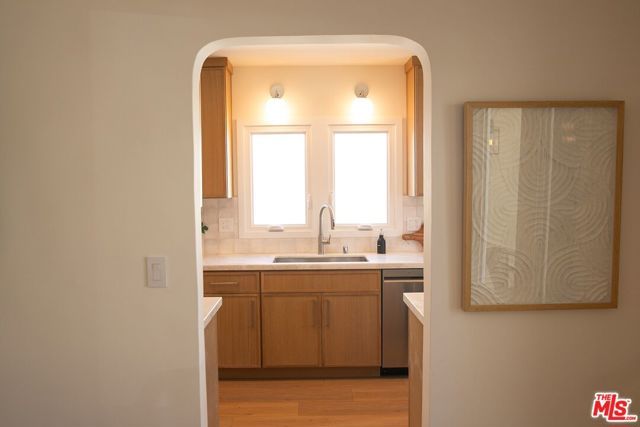 7508 Rosewood Avenue, Los Angeles, CA 90036
