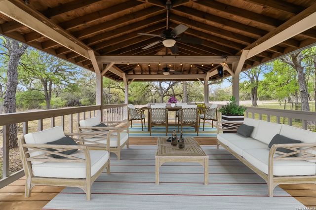 31949 Oak Ridge Pkwy, Bulverde, TX 78163