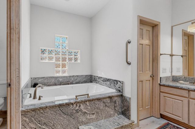 11436 Woodmar Lane NE, Albuquerque, NM 87111