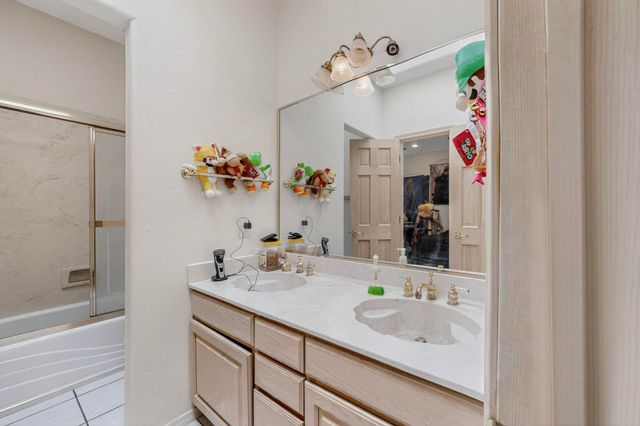 11436 Woodmar Lane NE, Albuquerque, NM 87111