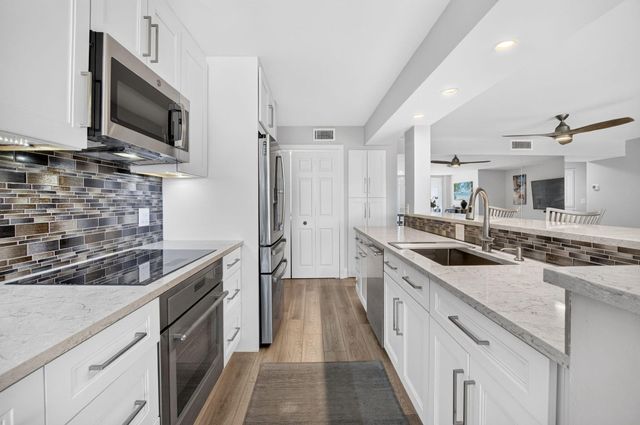 104 HALF MOON Circle D2, Hypoluxo, FL 33462