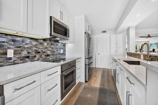 104 HALF MOON Circle D2, Hypoluxo, FL 33462