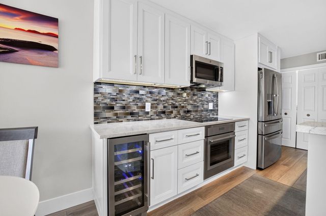 104 HALF MOON Circle D2, Hypoluxo, FL 33462