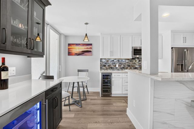 104 HALF MOON Circle D2, Hypoluxo, FL 33462