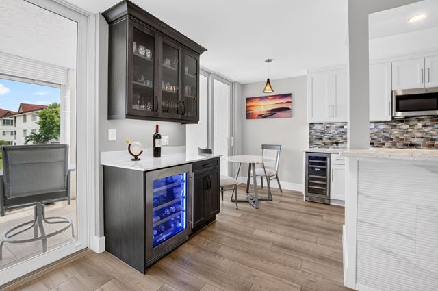 104 HALF MOON Circle D2, Hypoluxo, FL 33462