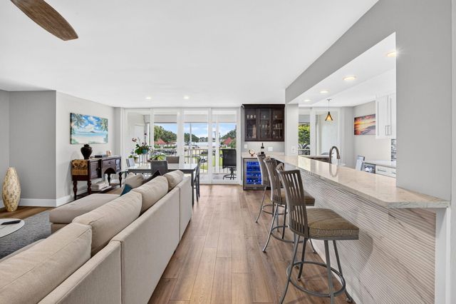 104 HALF MOON Circle D2, Hypoluxo, FL 33462