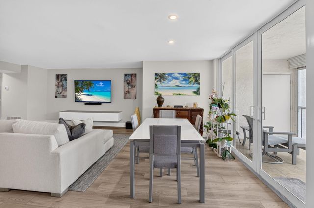 104 HALF MOON Circle D2, Hypoluxo, FL 33462