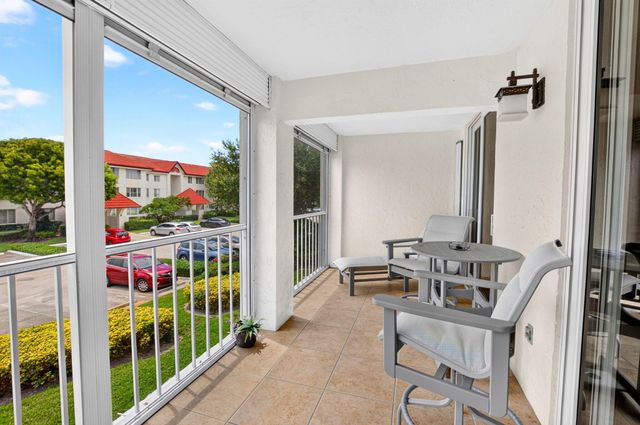 104 HALF MOON Circle D2, Hypoluxo, FL 33462