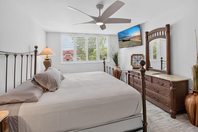 104 HALF MOON Circle D2, Hypoluxo, FL 33462