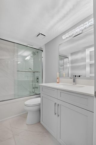 104 HALF MOON Circle D2, Hypoluxo, FL 33462