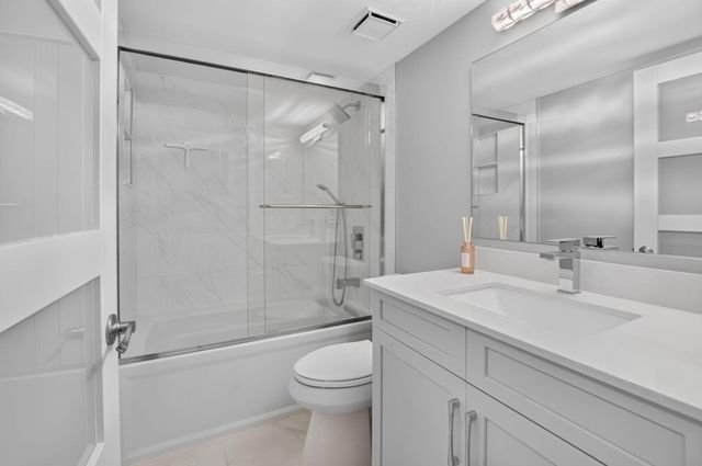 104 HALF MOON Circle D2, Hypoluxo, FL 33462