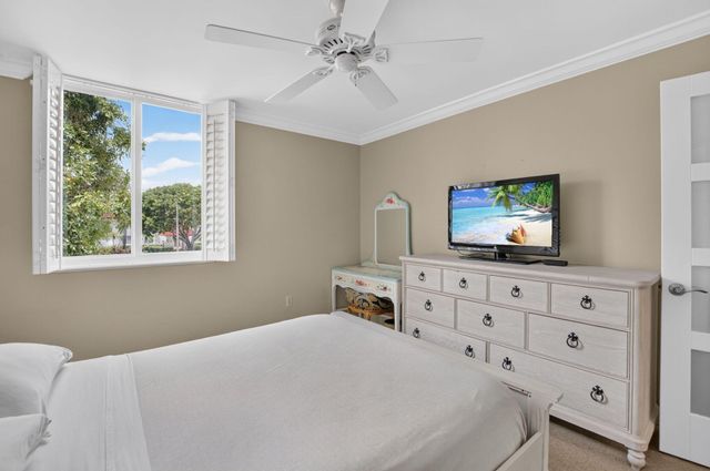 104 HALF MOON Circle D2, Hypoluxo, FL 33462