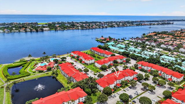 104 HALF MOON Circle D2, Hypoluxo, FL 33462