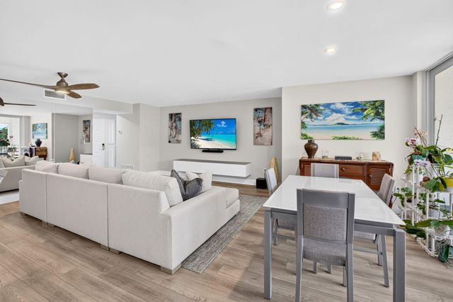104 HALF MOON Circle D2, Hypoluxo, FL 33462