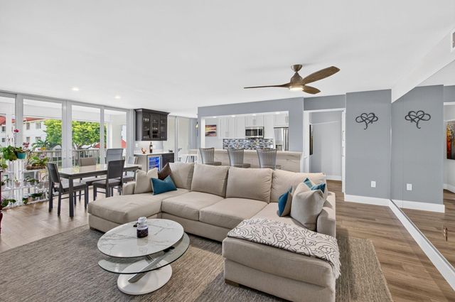 104 HALF MOON Circle D2, Hypoluxo, FL 33462