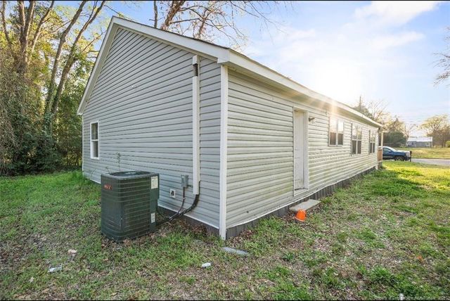 313 S Racepath Street, Fayetteville, NC 28301