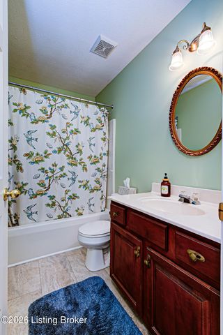 1415 Cadet Ct, Louisville, KY 40222