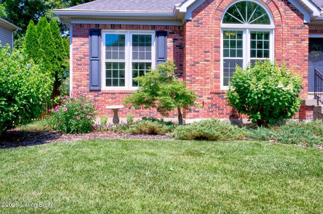 1415 Cadet Ct, Louisville, KY 40222