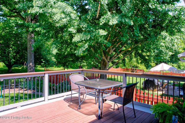 1415 Cadet Ct, Louisville, KY 40222