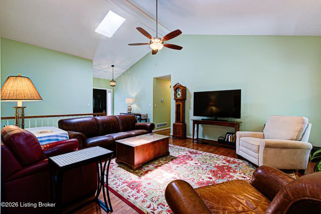 1415 Cadet Ct, Louisville, KY 40222