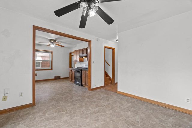8924 W Lincoln AVENUE, West Allis, WI 53227