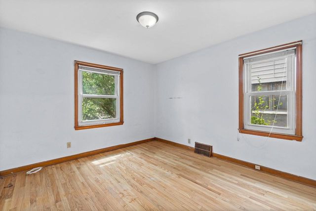8924 W Lincoln AVENUE, West Allis, WI 53227