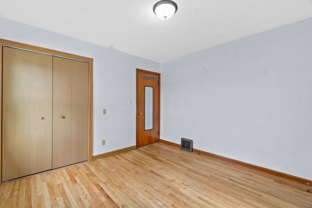 8924 W Lincoln AVENUE, West Allis, WI 53227