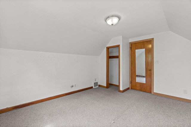 8924 W Lincoln AVENUE, West Allis, WI 53227