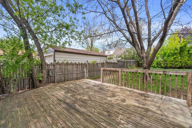 8924 W Lincoln AVENUE, West Allis, WI 53227