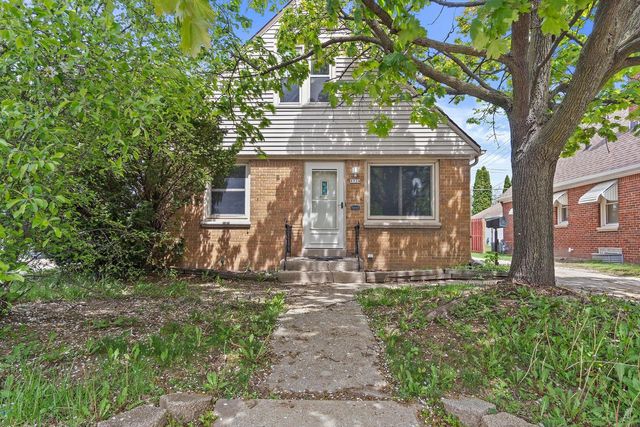 8924 W Lincoln AVENUE, West Allis, WI 53227