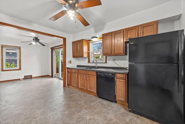 8924 W Lincoln AVENUE, West Allis, WI 53227