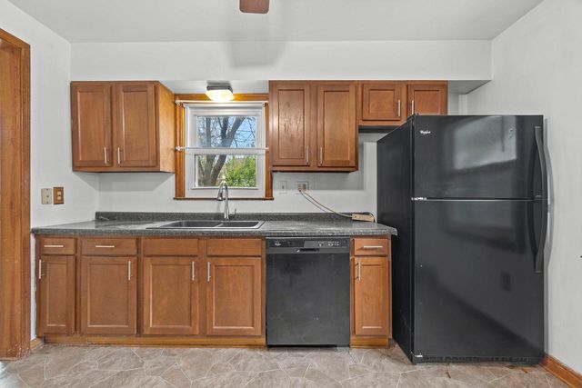 8924 W Lincoln AVENUE, West Allis, WI 53227