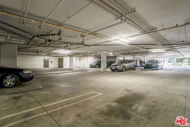 6925 Kittyhawk Avenue, Los Angeles, CA 90045