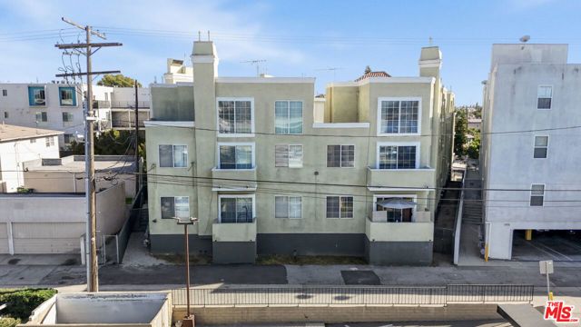 6925 Kittyhawk Avenue, Los Angeles, CA 90045