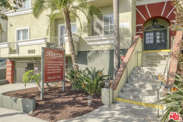 6925 Kittyhawk Avenue, Los Angeles, CA 90045