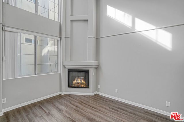 6925 Kittyhawk Avenue, Los Angeles, CA 90045