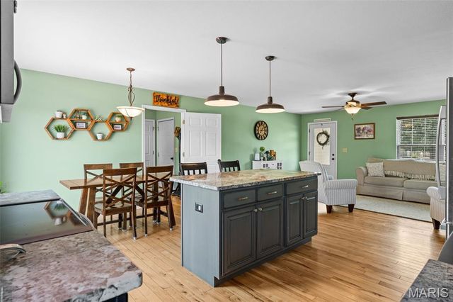 813 Northridge Drive, Marthasville, MO 63357