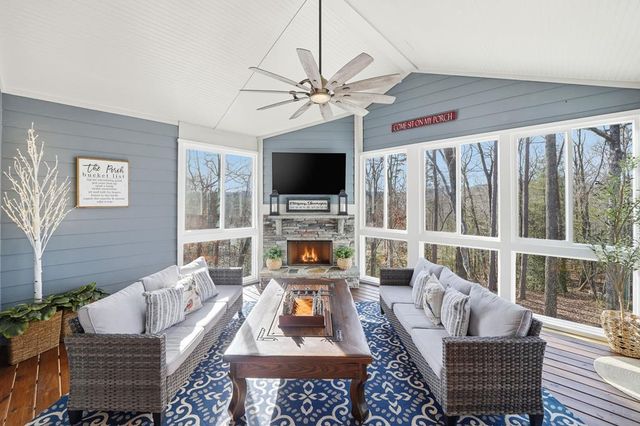 218 Highland Pointe Drive, Ellijay, GA 30536