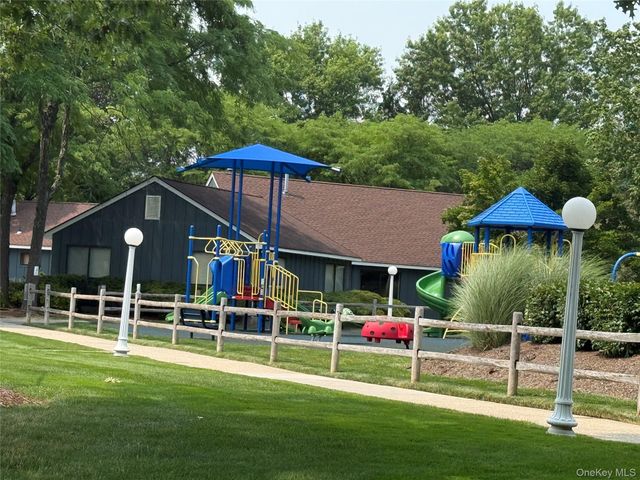88 Eagle Ridge Way, Nanuet, NY 10954
