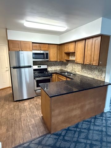 9220 S Kilbourn Avenue 1S, Oak Lawn, IL 60453