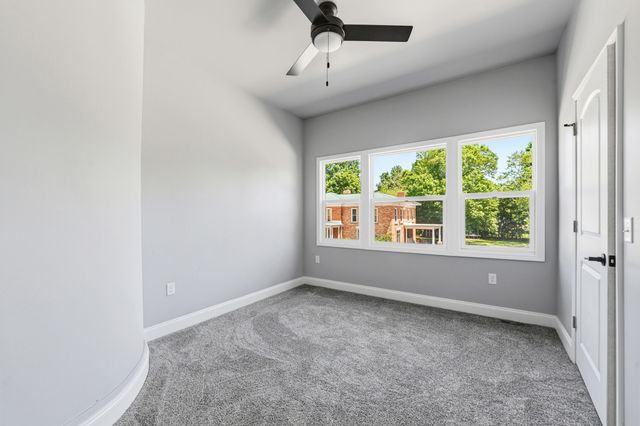 18 Franklin Street, Hartford, MI 49057