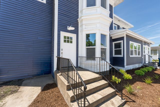 18 Franklin Street, Hartford, MI 49057