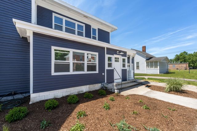 18 Franklin Street, Hartford, MI 49057