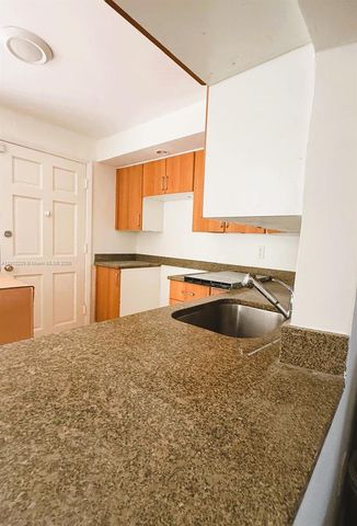 1301 NE 191st St F110, Miami, FL 33179