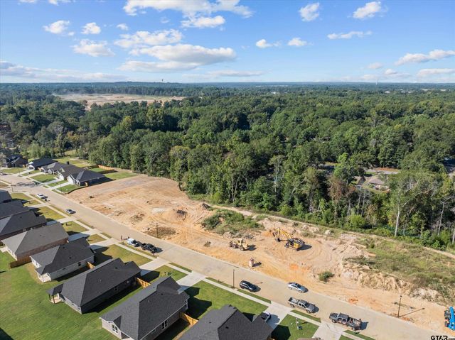 17430 Crossing Circle, Lindale, TX 75771