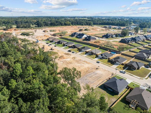 17430 Crossing Circle, Lindale, TX 75771