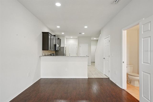 4935 WHITE SANDERLING COURT, Tampa, FL 33619