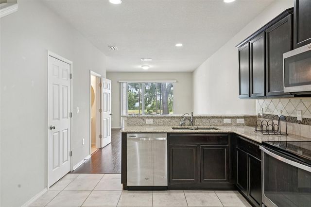 4935 WHITE SANDERLING COURT, Tampa, FL 33619