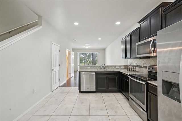 4935 WHITE SANDERLING COURT, Tampa, FL 33619
