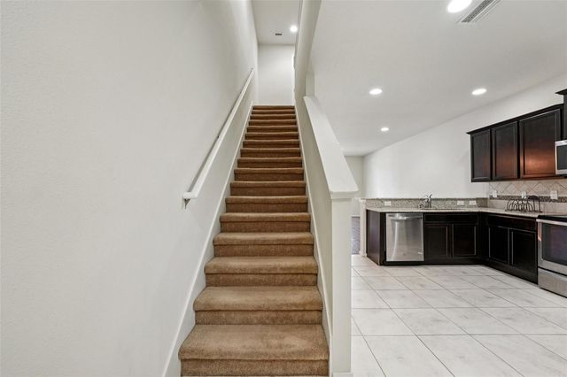 4935 WHITE SANDERLING COURT, Tampa, FL 33619